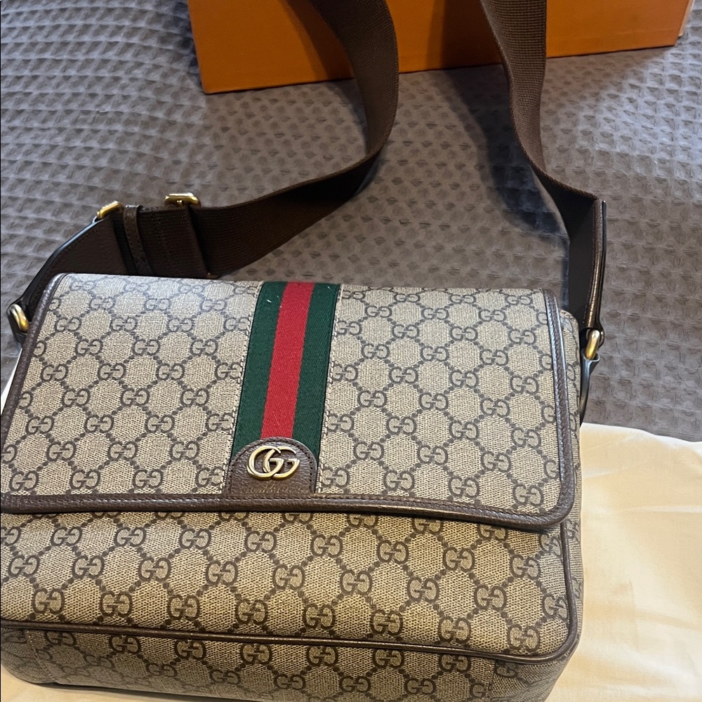 Gucci Beige and Brown GG Supreme Messenger Bag